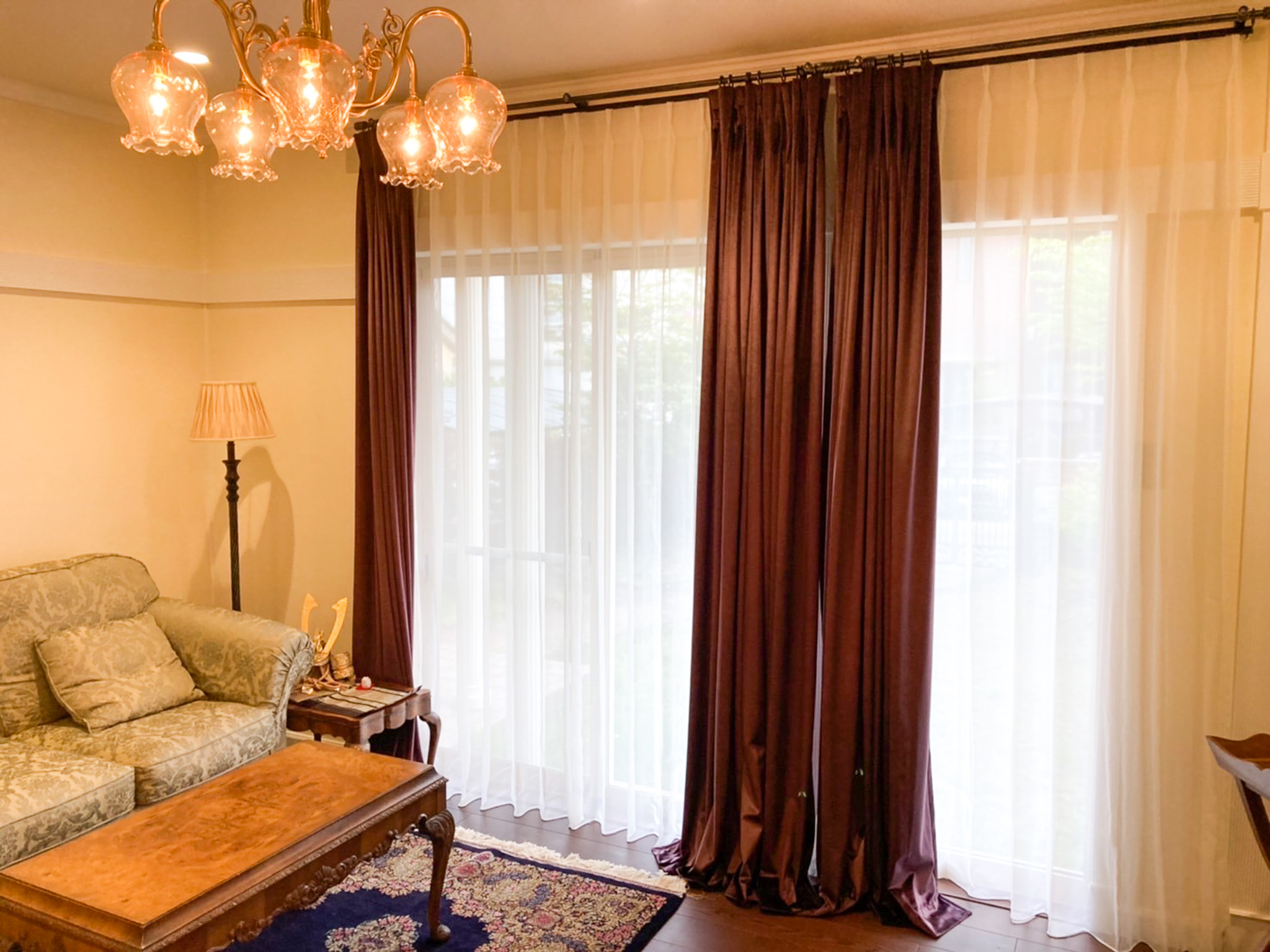 カーテンで部屋は変わる！まるで迎賓館のような応接室のカーテンをご提案！